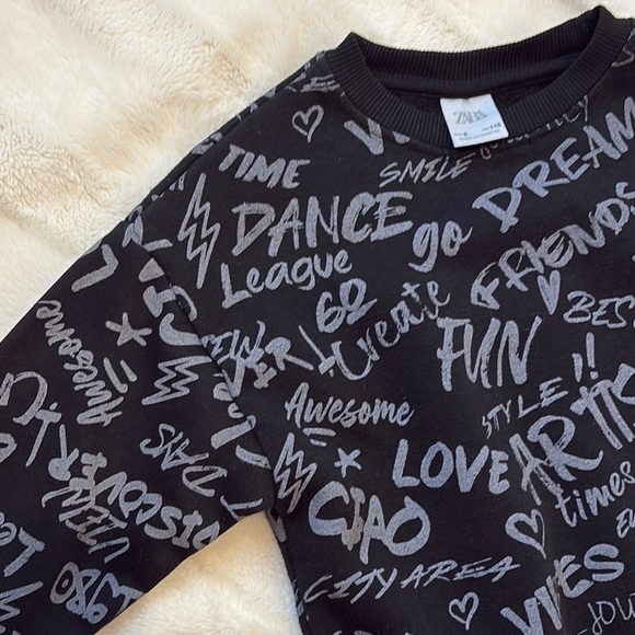Zara girls Black Graphic graphic Sweater in black and grey size youth 6 and 9 - Picture 3 of 8